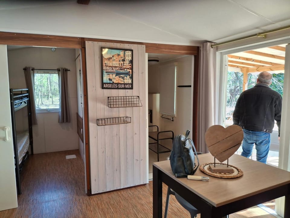 Mobilhome argeles sur mer camping le clos du thym chemin de neguebous Apartment in Argeles-sur-Mer