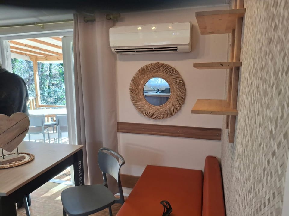Mobilhome argeles sur mer camping le clos du thym chemin de neguebous Apartment in Argeles-sur-Mer