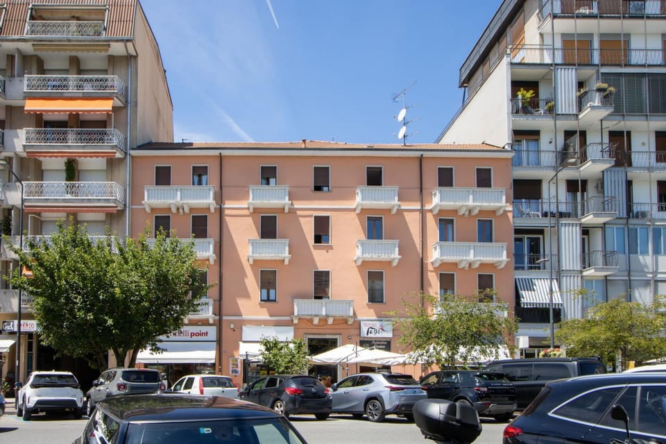 Property building, Facade/entrance