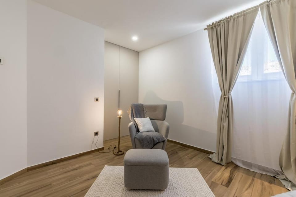 Exclusive olive tree estate with pool and sea view Villa in Šibenik-Knin County, Croatia