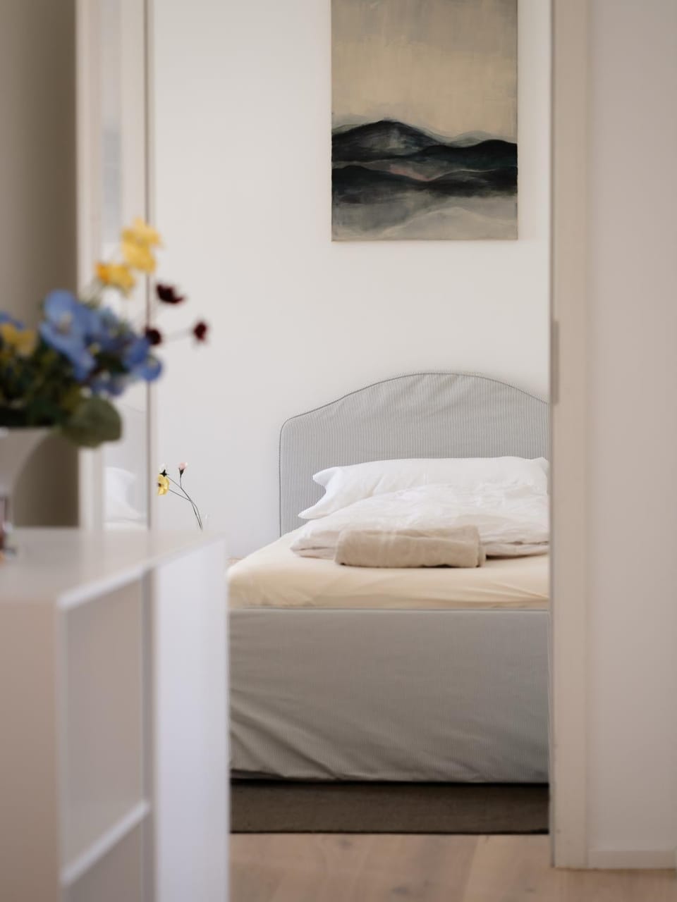 Bed, Bedroom, towels