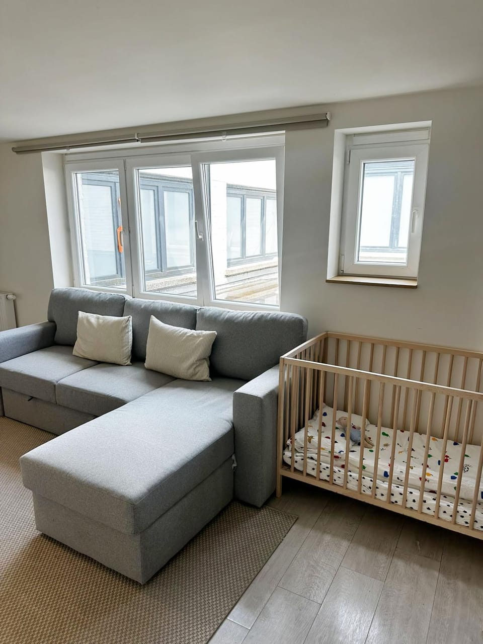 Bed, Seating area, Bedroom