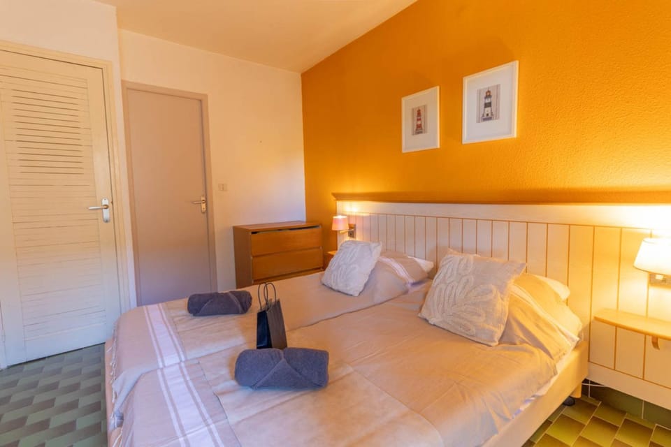 Vanae, T2 terrasse, piscine, plage à pied, parking Apartment in Agde