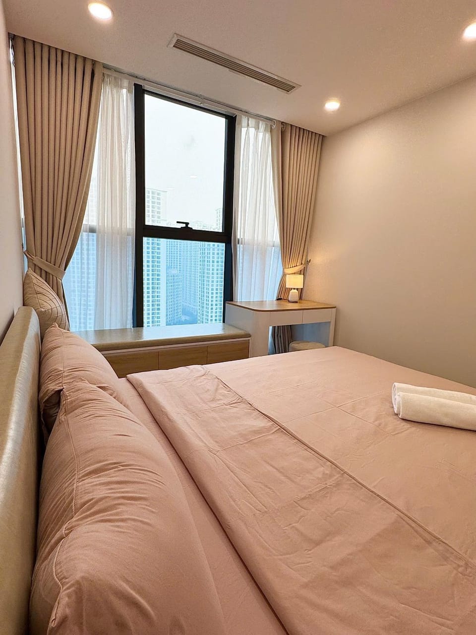 ChiChi housing 90 ĐƯỜNG LÁNG Apartment in Hanoi