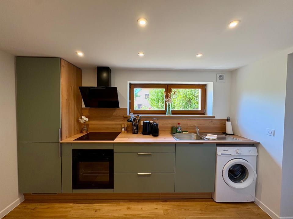 dishwasher, stove, washing machine