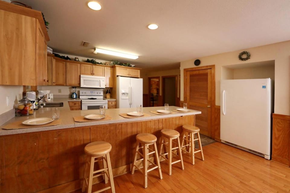 Enormous Cabin Retreat with Theater and Incredible Game Room in Pigeon Forge, Tennessee Cabin in Pigeon Forge