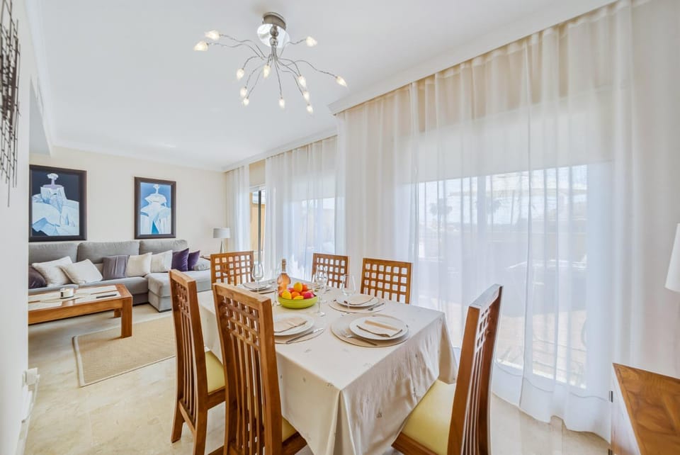 Spacious Penthouse in Elviria with 4 Pools and Large Terrace Apartment in Marbella