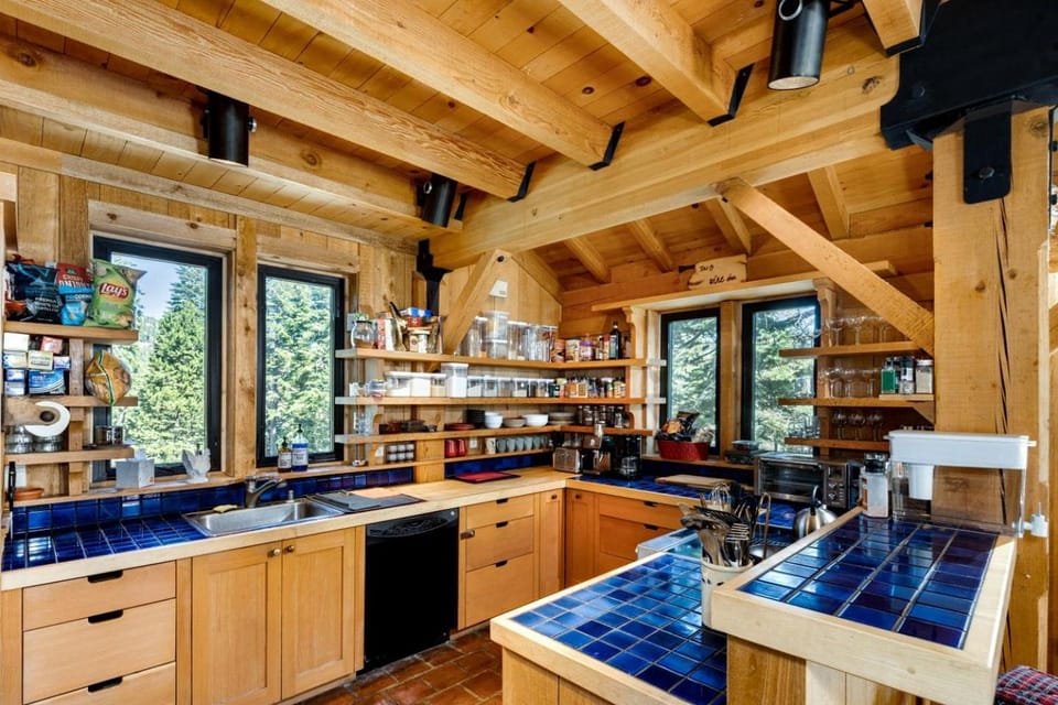 The Glass House | Panoramic Mountain Views & Sauna House in Bear Valley