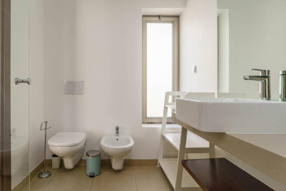 Sun Retreat Portimão, with Pool and Private Balcony Apartment in Portimao