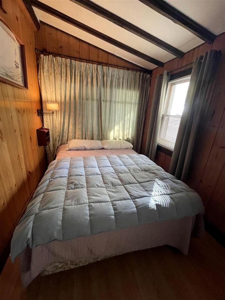 Stunning Secluded Cabin in Sebago, Maine Cabin in Baldwin