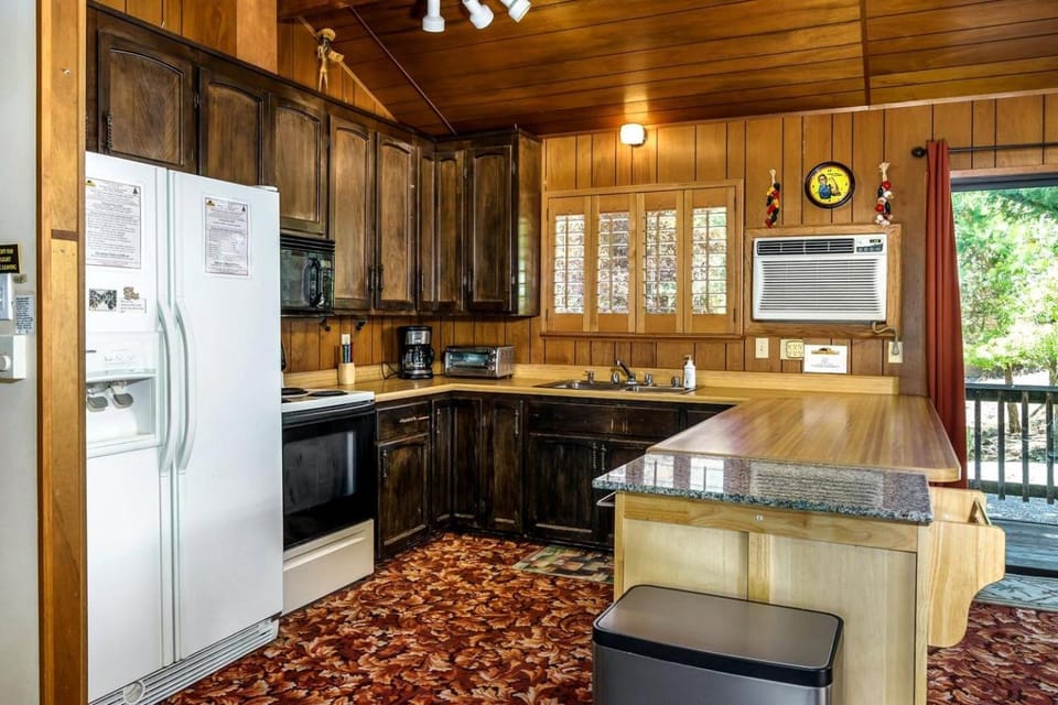 The Hideout-Perfect for Relaxing Yosemite Vacation in Groveland, California House in Groveland
