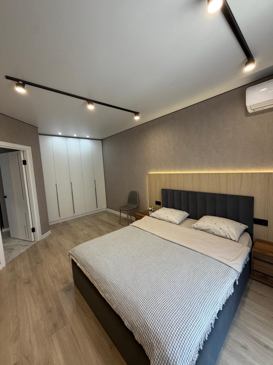 Dream 33 Apartment in Ukraine
