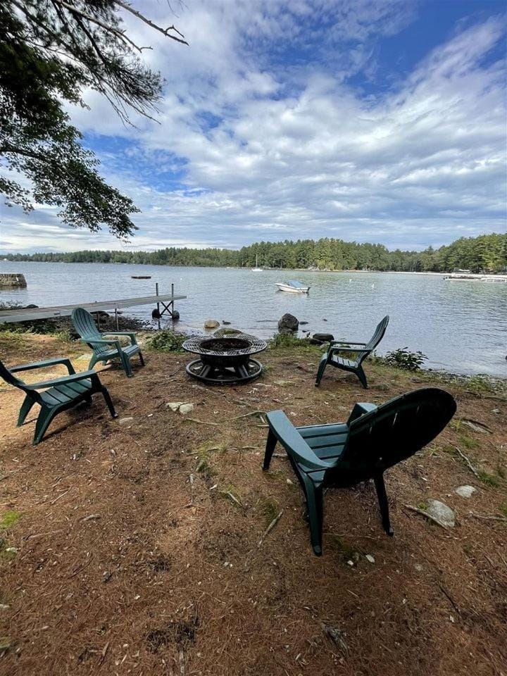 Secluded Lakefront Cottage in Raymond, Maine House in Casco