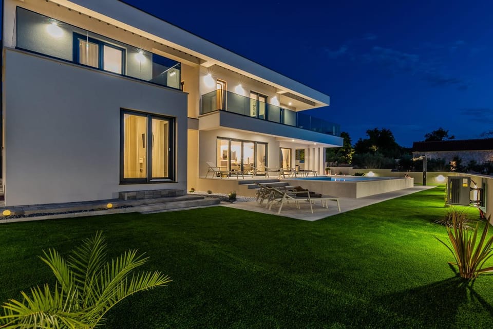 Property building, Night