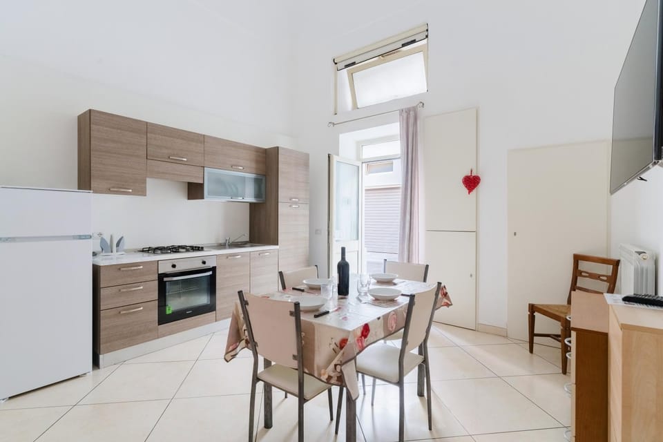 Property building, Kitchen or kitchenette, Living room