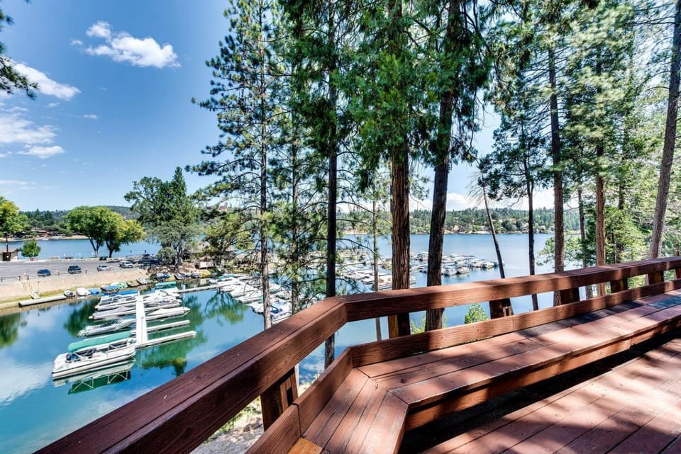 Fabulous Lakefront Group Cabin with Game Room, Outdoor Pool and Tennis Court in Groveland, California Cabin in Groveland