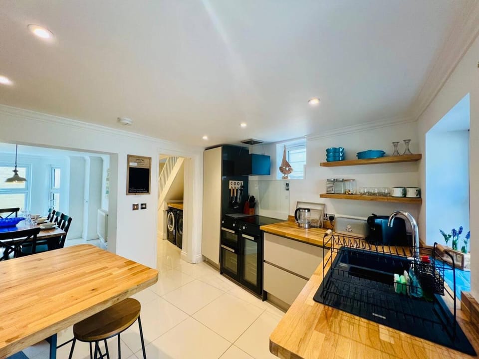 Walton Beach House Pier & Sea Views House in Tendring District