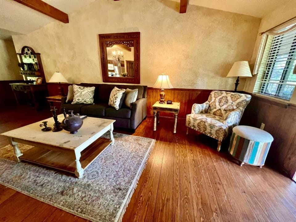 Group Cottage with Jacuzzi and Pool Incredible for Lake Water Sports in Mount Ida, Arkansas House in Lake Ouachita