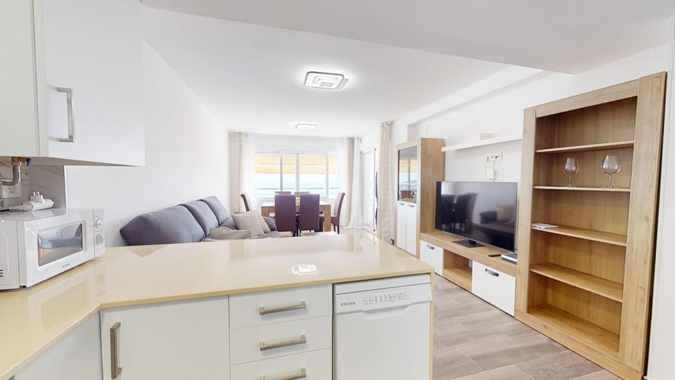 Communal lounge/ TV room, TV and multimedia, Kitchen or kitchenette, Dining area