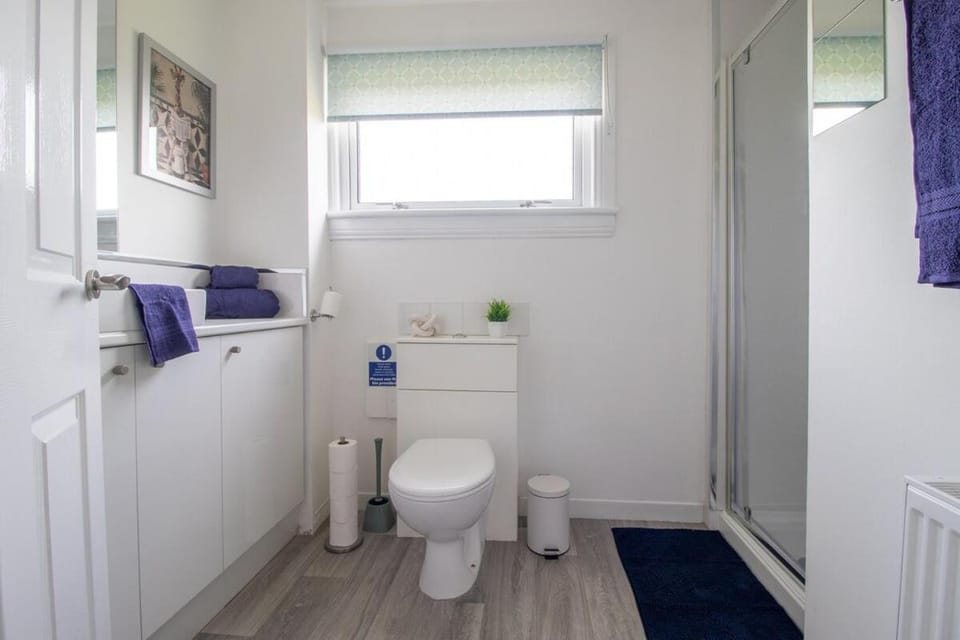 Piper House - 3 Bedroom House, East Kilbride Apartment in East Kilbride