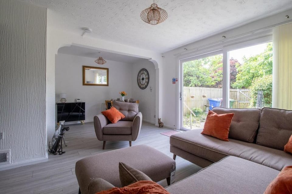 Piper House - 3 Bedroom House, East Kilbride Apartment in East Kilbride
