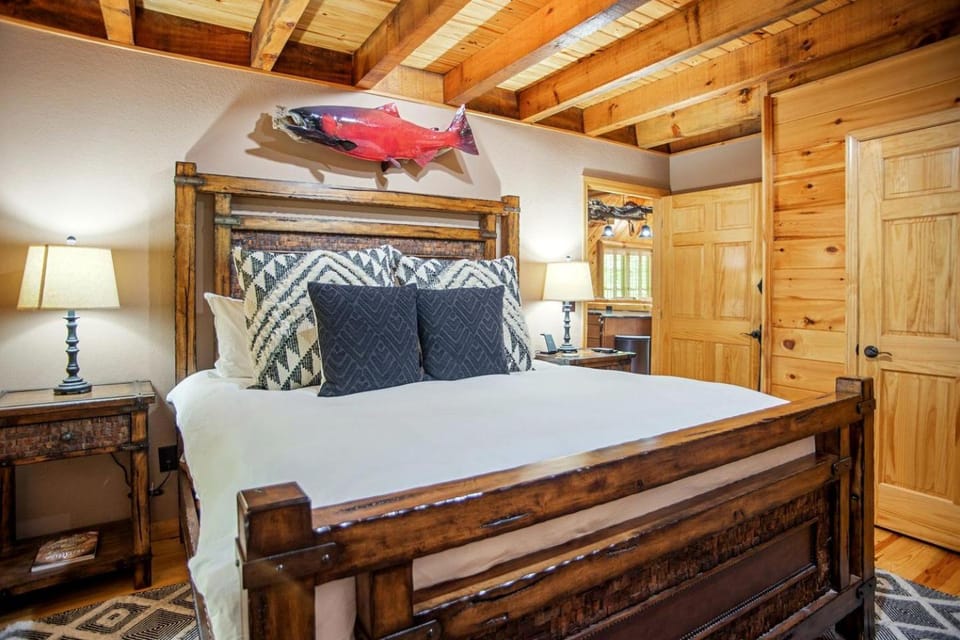 Unplug & Unwind: Glamping Getaway on Watauga Lake, Tennessee House in Watauga Lake