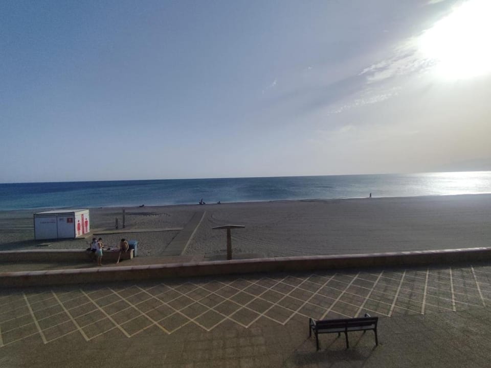 Apartamento en primera línea de playa Apartment in Comarca Metropolitana de Almería