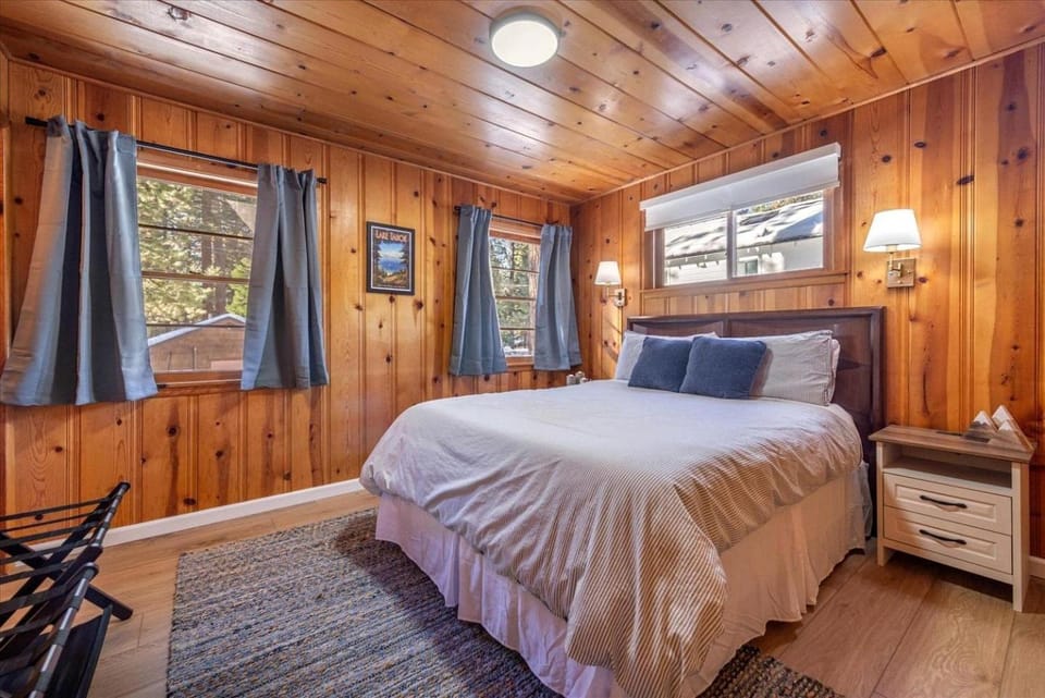 Beautiful Mountain Escape Near Lake Tahoe & Kings Beach, California House in Tahoe Vista