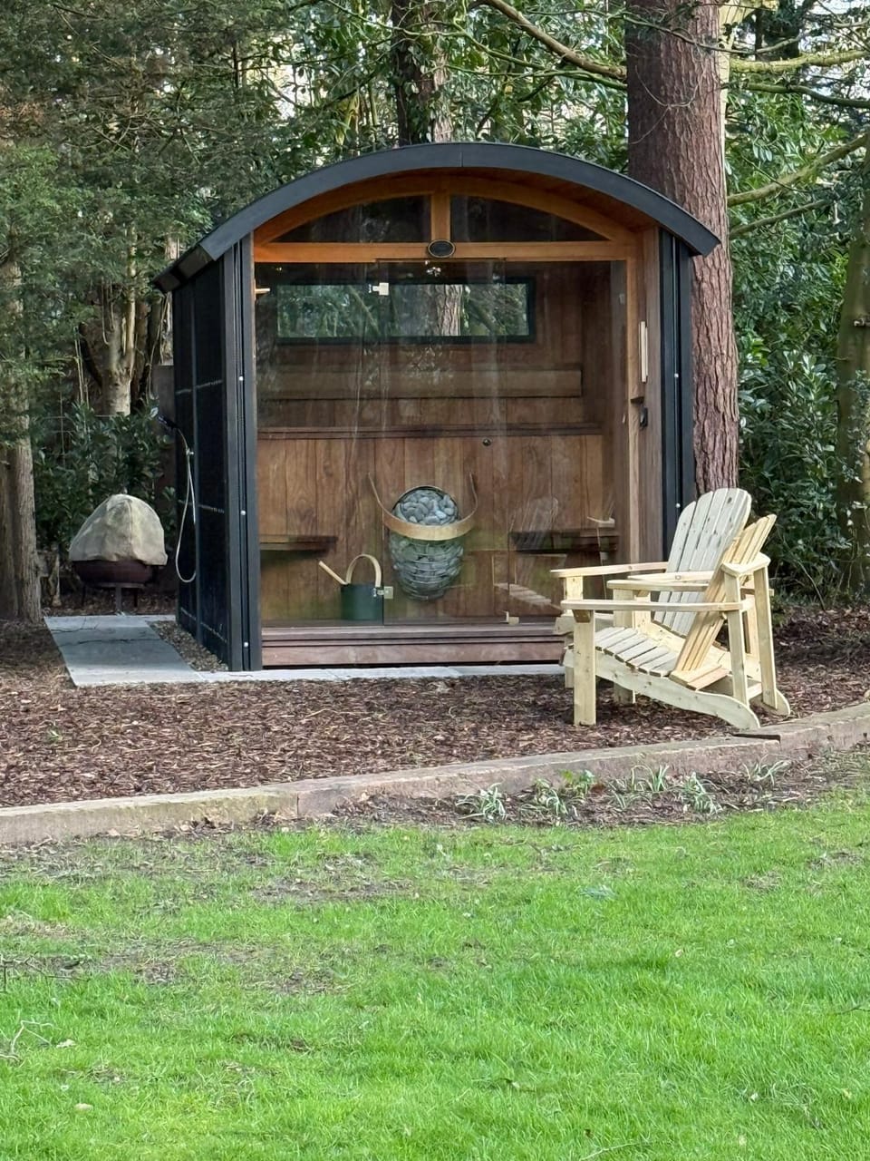 Chez Marguerite Luxury Shepherd's Hut and Sauna House in Holt