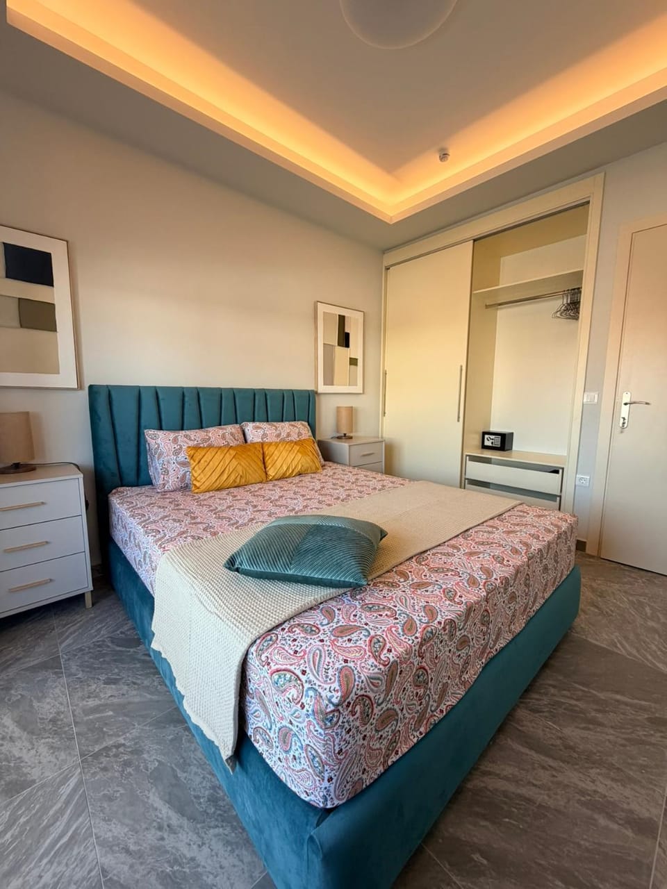 Bedroom, wardrobe