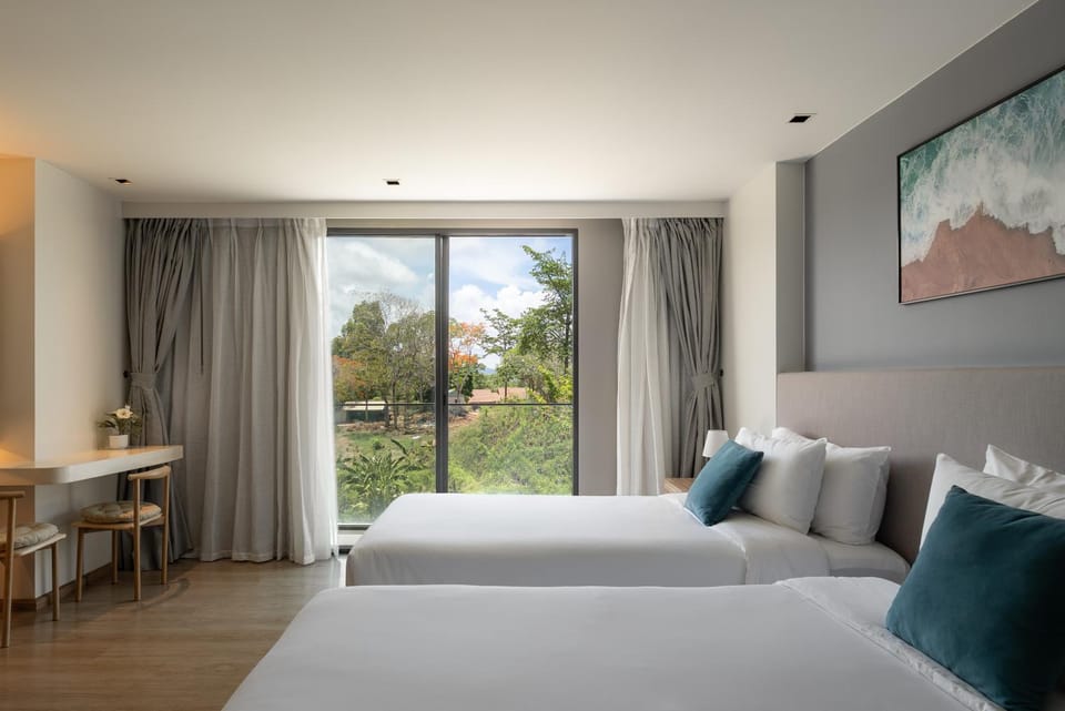 Bed, View (from property/room), Photo of the whole room, Bedroom