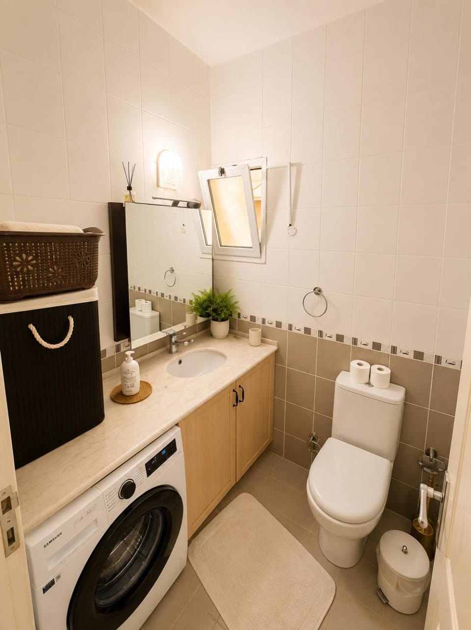 Shower, Toilet, Bathroom, washing machine
