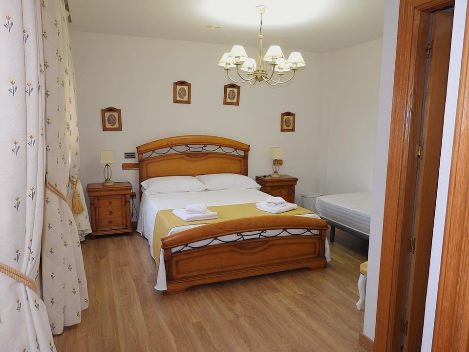 Bed, Photo of the whole room