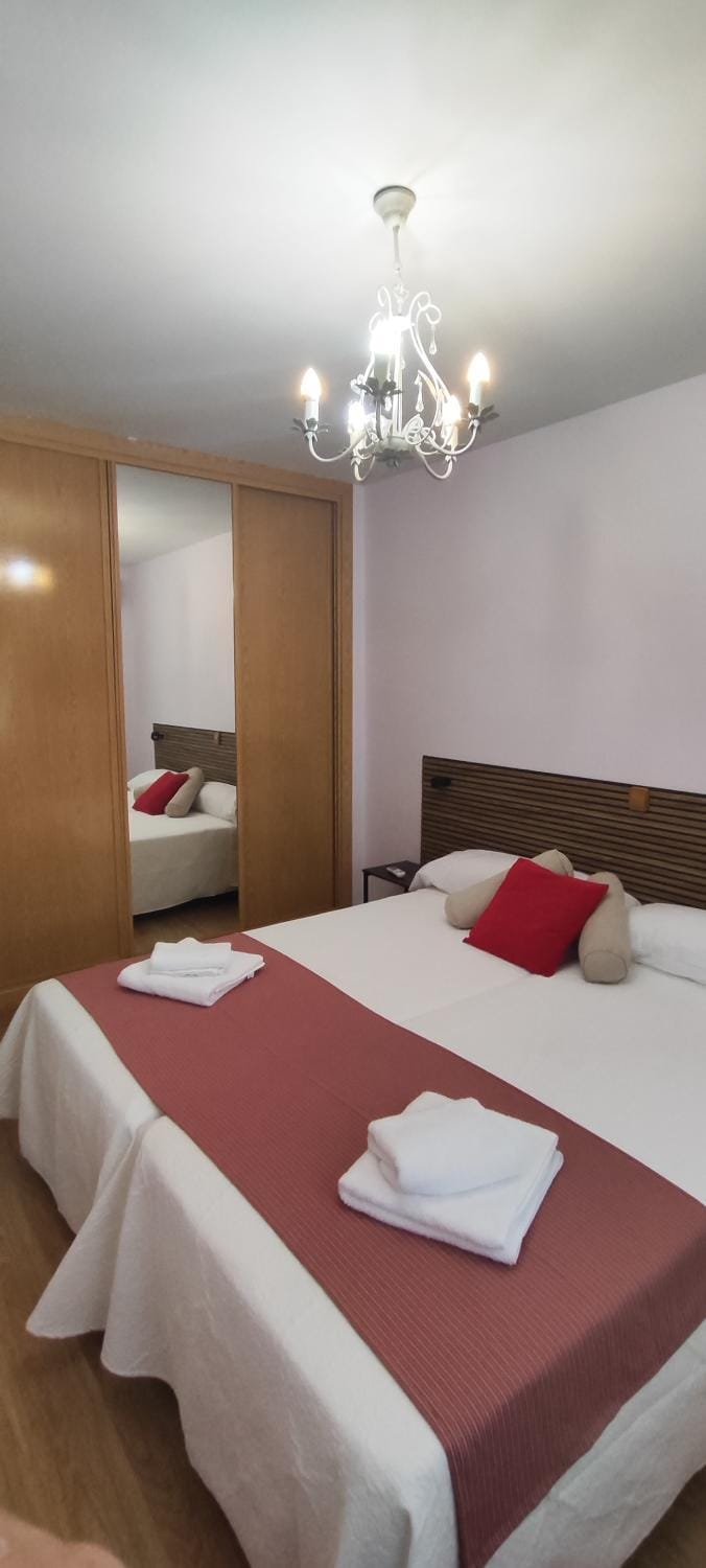 Bed, Photo of the whole room, wardrobe