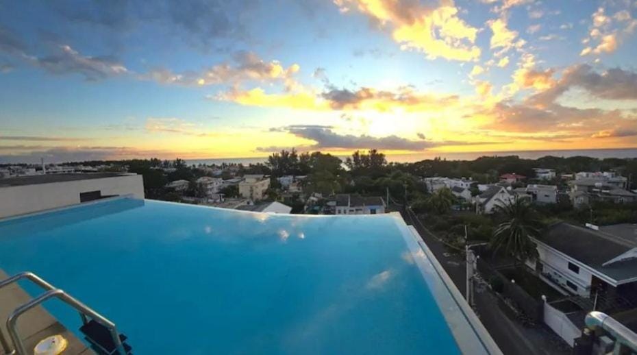 Perfect Penthouse - Infinity Pool - Family Comfort - Ocean Terrace - Fully Equipped Apartment in Flic en Flac