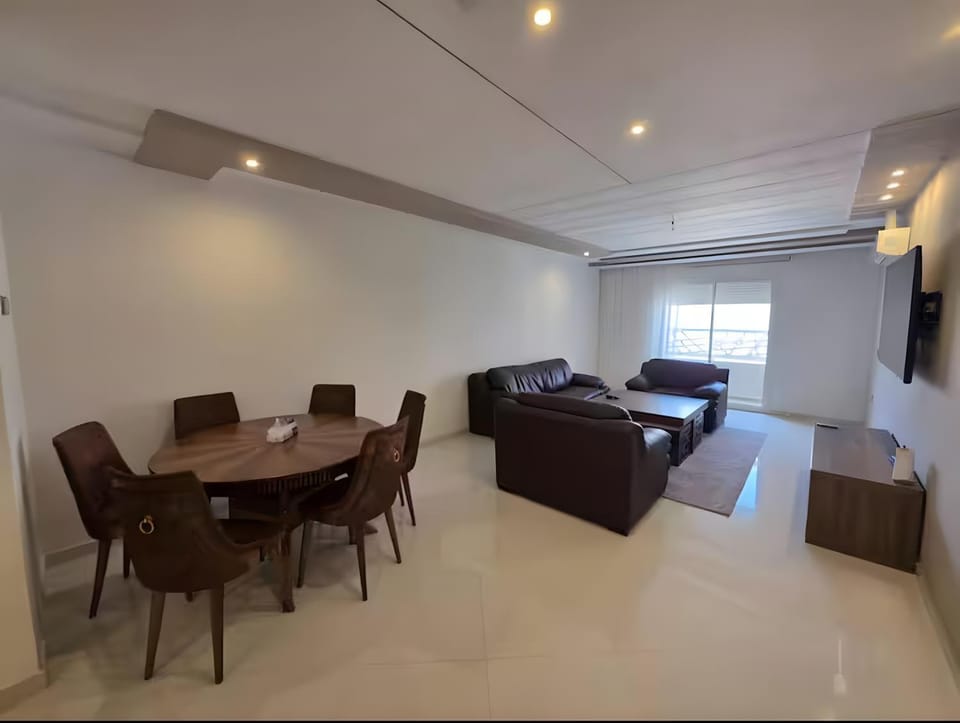 TV and multimedia, Living room, Seating area, Dining area