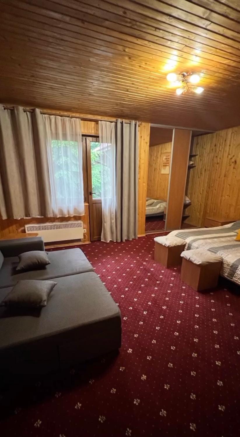 Садиба Фієста Inn in Ukraine