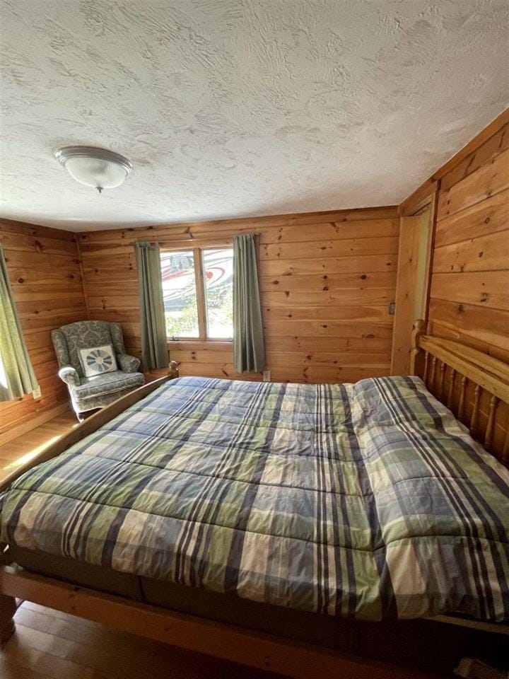 Amazing Cabin for Big Groups with Pool and Air Hockey Table in Bridgton, Maine Cabin in Bridgton