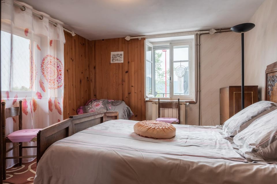 Living room, Bedroom