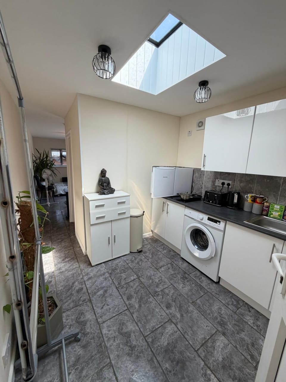 Luxury Garden Studio with Private Entrance Apartment in Southend-on-Sea