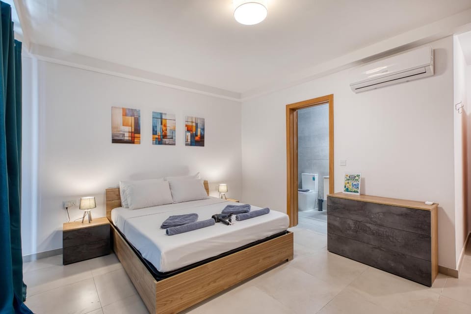 Bright & luxury apartment with 2 balconies JVEL1-1 Apartment in Saint Paul's Bay
