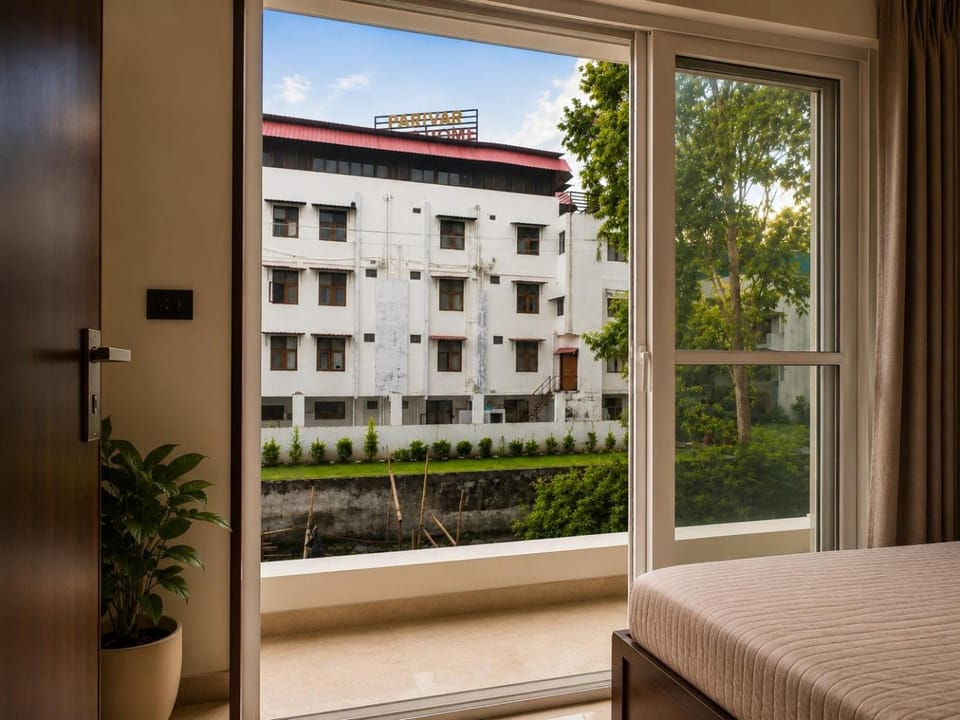 Shree SiddhiVinayak Girls Pg Hostel in Dehradun