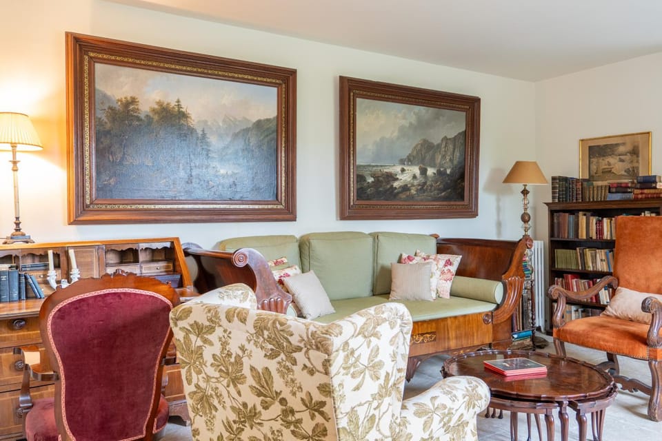 Property building, Living room