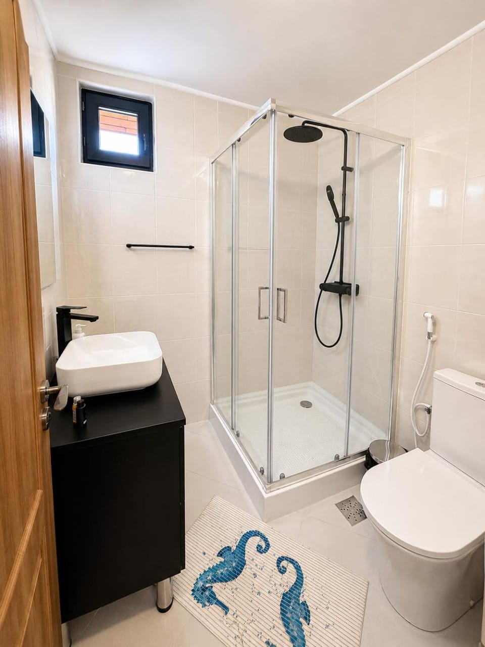 Shower, Bathroom, towels