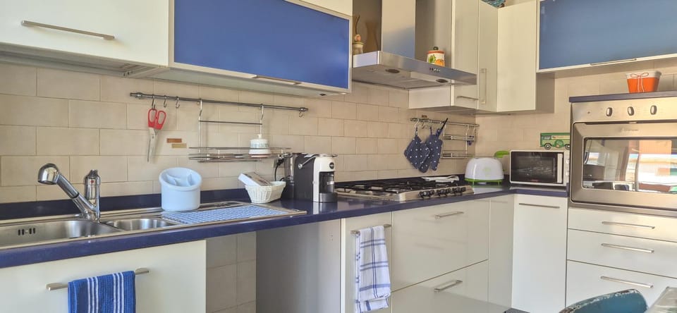 Quiet Apartment near Appia Antica 2 Bathrooms & Terraces Apartment in Rome