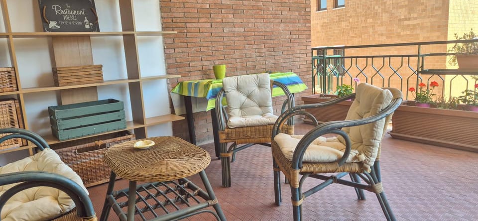 Quiet Apartment near Appia Antica 2 Bathrooms & Terraces Apartment in Rome