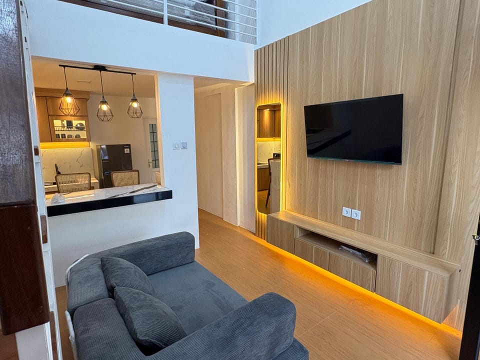 Communal lounge/ TV room, TV and multimedia, Kitchen or kitchenette, Living room, Seating area, Evening entertainment