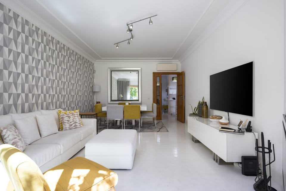Golf Garden with pool by Hd properties Villa in Quarteira