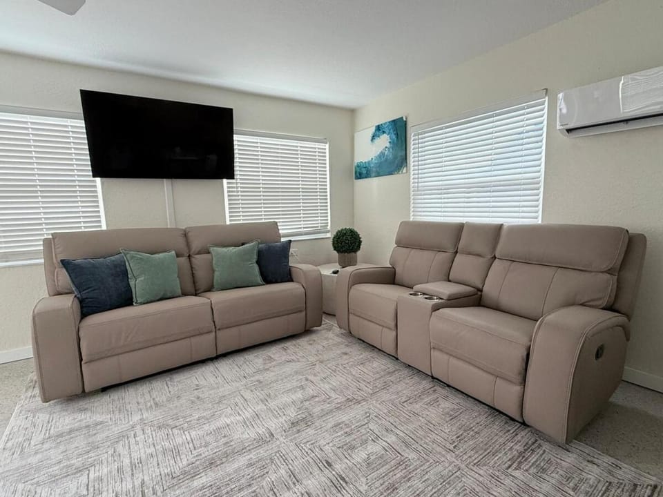Treasure Island Condo, Beach, Sunsets, Heated Pool Apartment in Treasure Island