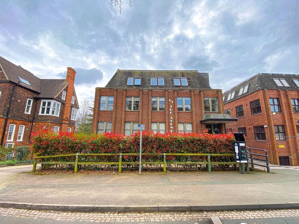 The Avenue Apartment-Northampton Hospital location Apartment in Northampton